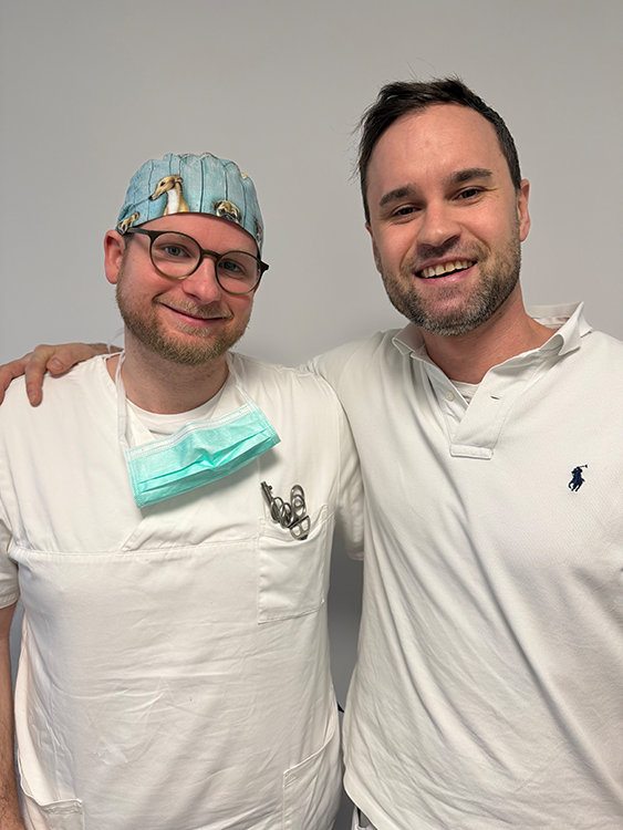 Foto: Tierarzt in OP-Kleidung